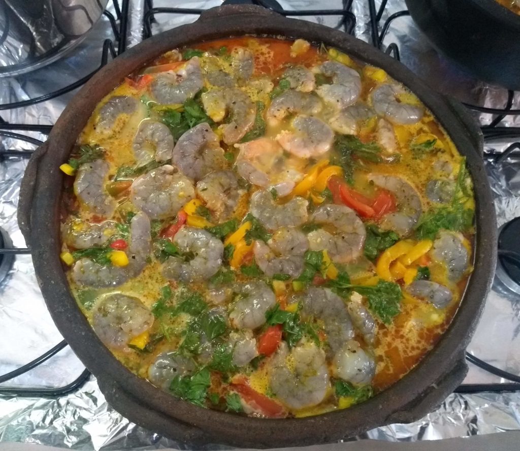 moqueca de peixe e camarão