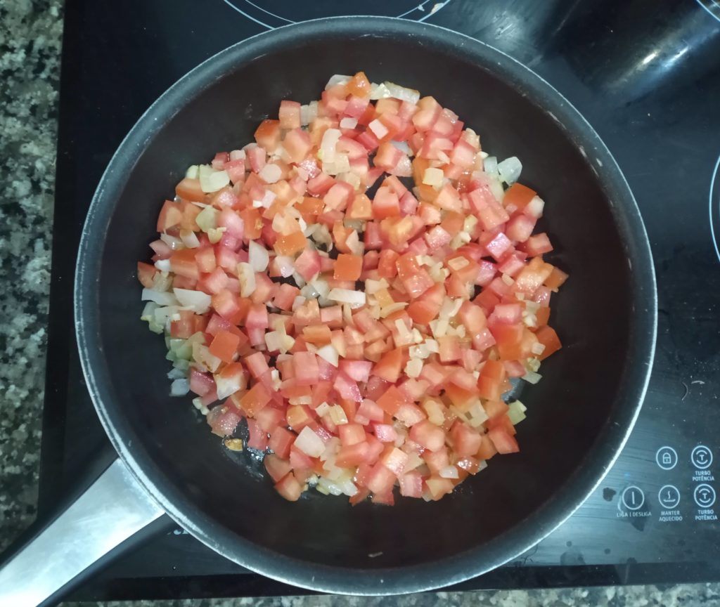 macarrão com molho de berinjela