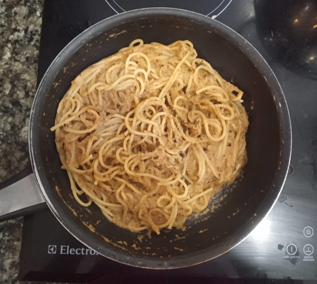 macarrão com molho de berinjela