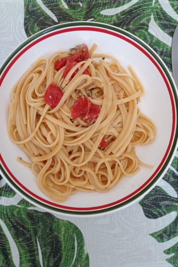 macarrão com tomatinhos e gorgonzola