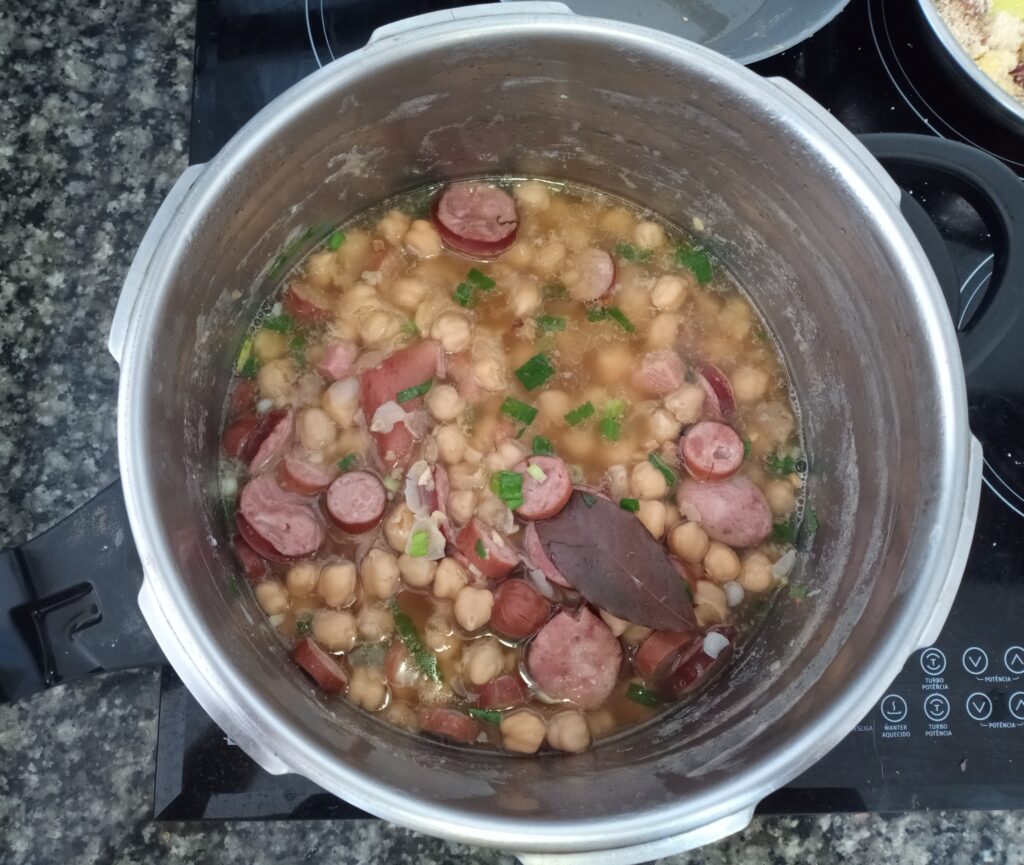 feijoada de grão de bico