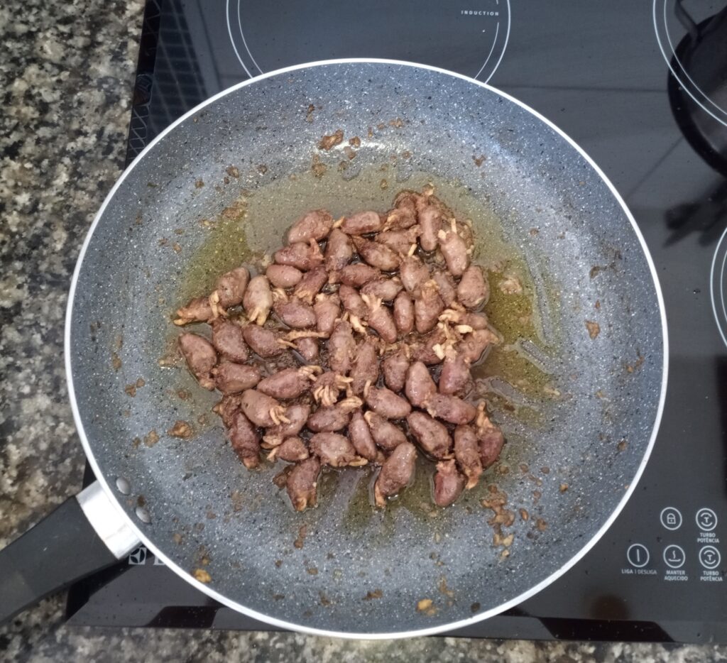 strogonoff de coração de frango