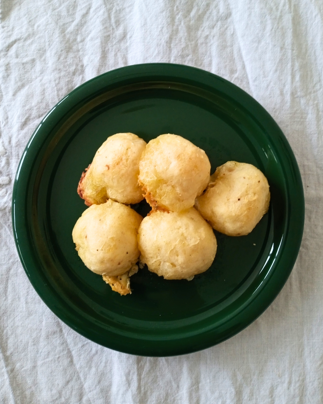 bolinho de aipim com gorgonzola