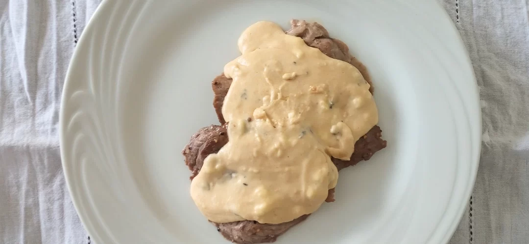 bife com molho de gorgonzola